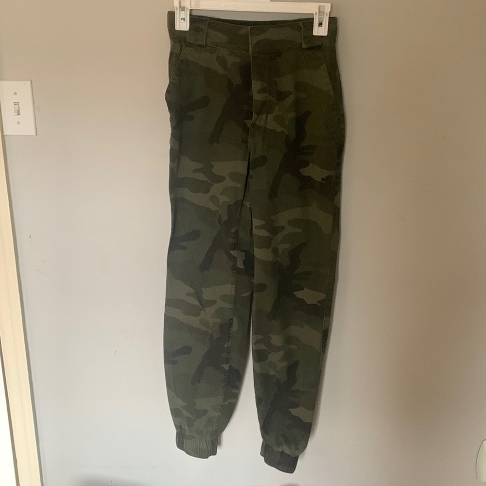 High rise camo joggers